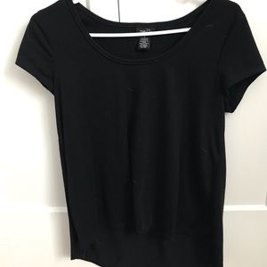 Black short sleeve tee